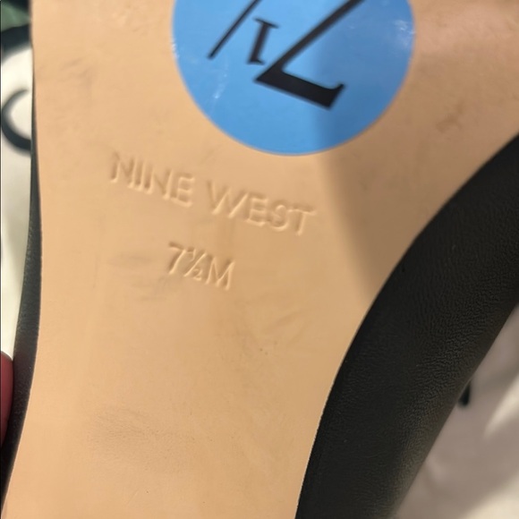 Nine West Black Heeled Boots Modern Versatile Design - Picture 9 of 9